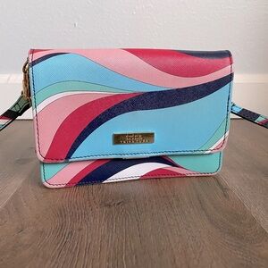 ☘️Trina Turk Swirl Patterned mini Cross-Body Bag
